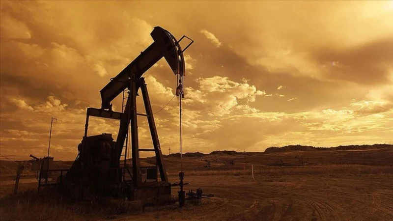 Brent petrolün varil fiyatı, saat 09.30 itibarıyla kapanışa göre yüzde