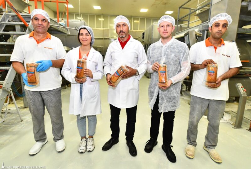 İzmir Büyükşehir Belediyesi’nin Halk Ekmek Fabrikası’nda sadece çölyak hastalarının tüketebileceği
