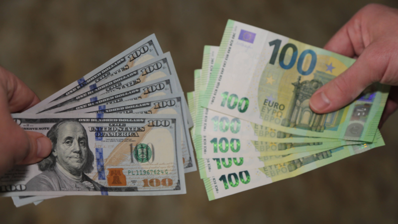 Dolar/TL güne yükselişle başlamasının ardından 32,8739 seviyesinden işlem görüyor. Euro