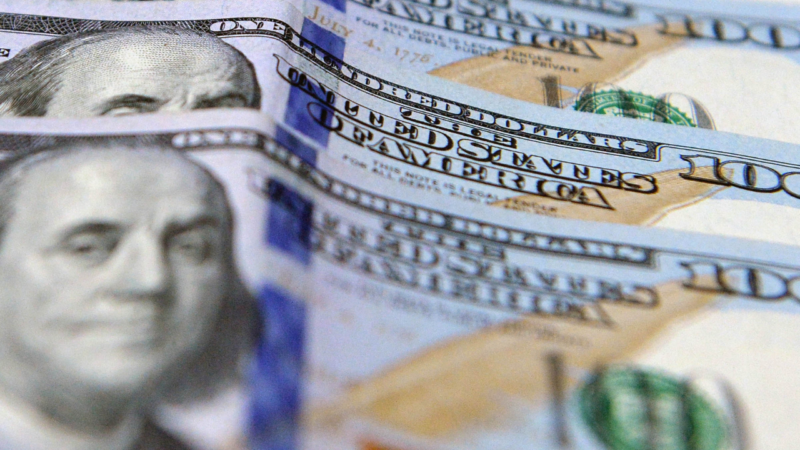Dolar ve euroda yatay seyir sürüyor. Cuma günüNÜ 32,2630 liradan