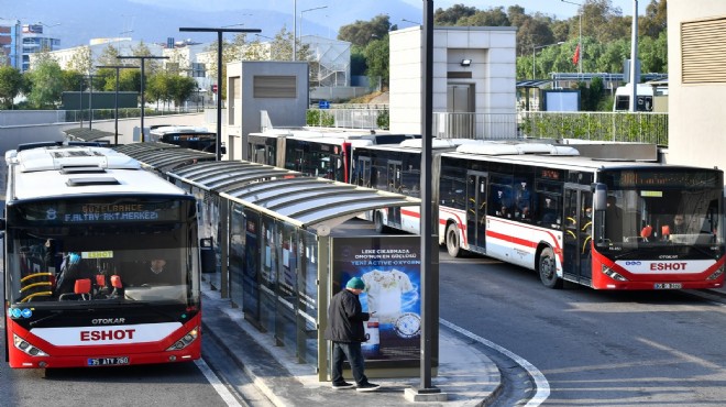 İzmir ESHOT'un 326 numaralı otobüsü Mustafa Kemal Mah. - Karşıyaka