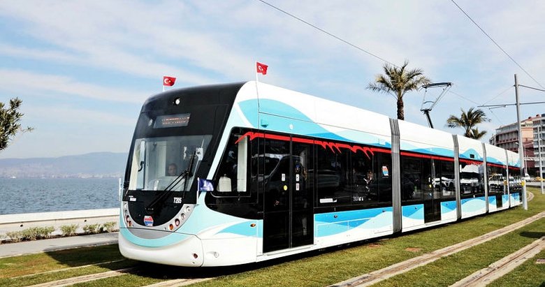 Çiğli Tramvayı'nda bir çöp kamyonunun enerji hattına hasar vermesi nedeniyle