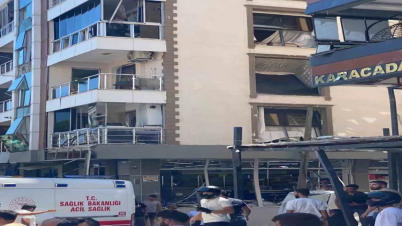 İzmir’in Torbalı ilçesi Ayrancılar Mahallesi’nde bir binada patlama meydana geldi.
