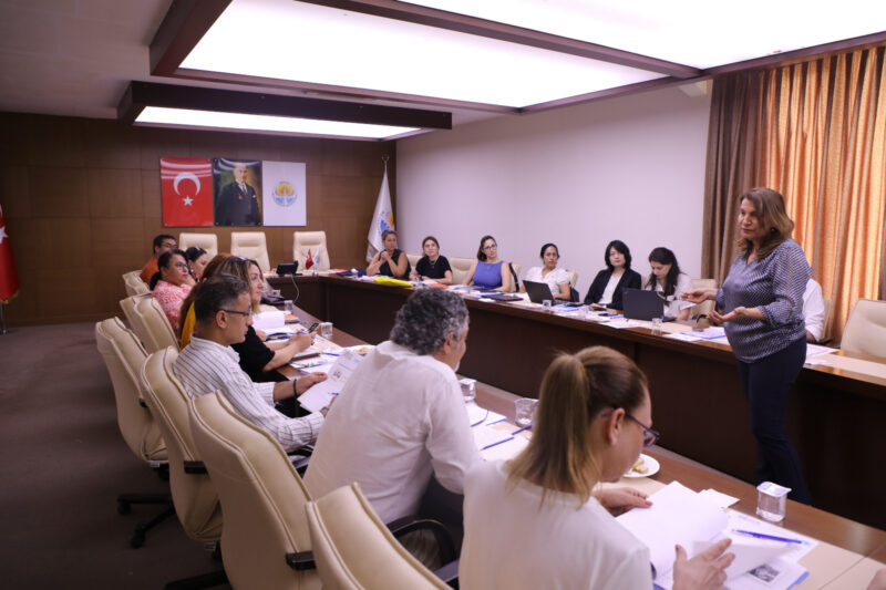 Küçük bedenlerin dağ gibi sorunlarıyla ilgili uluslararası dayanışma