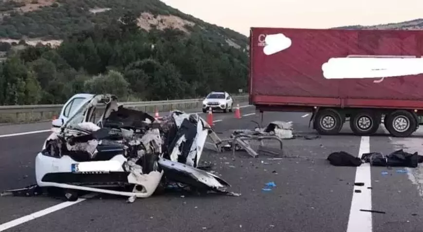 Trafik kazalarında 49 kişi hayatını kaybetti