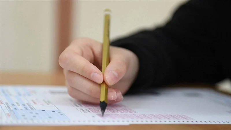 MEB tarafından düzenlenen ve 1 milyon 38 bin 192 öğrencinin
