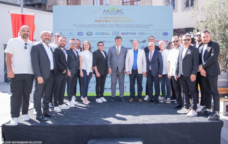 İzmir Büyükşehir Belediye Başkanı Dr. Cemil Tugay, Mimar Kemalettin Moda