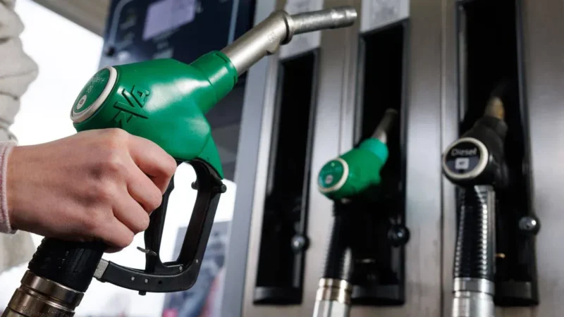 Son dakika haberine göre motorine zam geldi. Litresine 17 kuruş