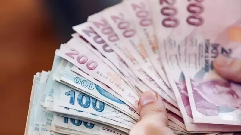 CHP Malatya Milletvekili Veli Ağbaba, asgari ücretin en az 21