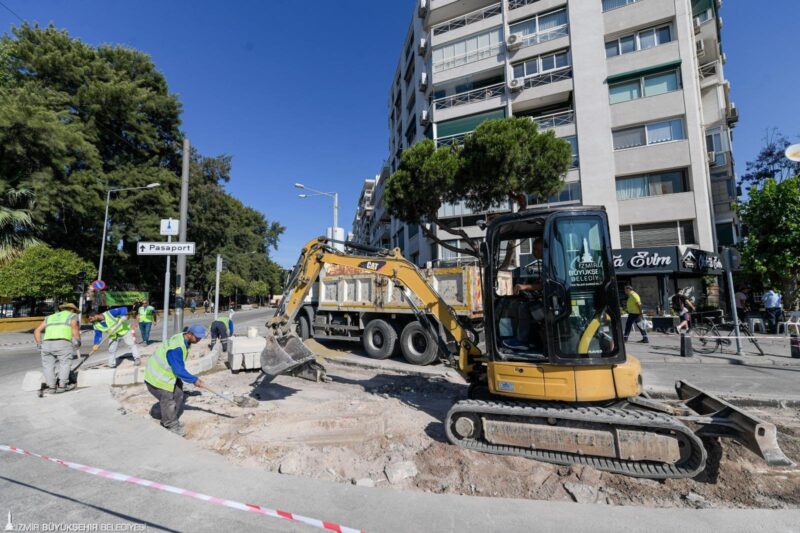 İzmir Büyükşehir Belediyesi, yurttaşların talepleri doğrultusunda Vasıf Çınar Bulvarı’nı yeniden