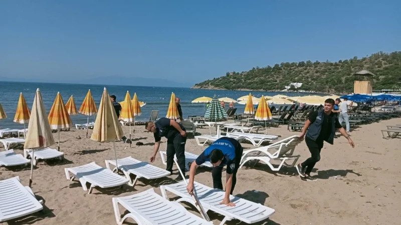 Menderes Belediyesi korsan şezlonglara karşı önlemlerini artırdı. Şezlonglara el koyma