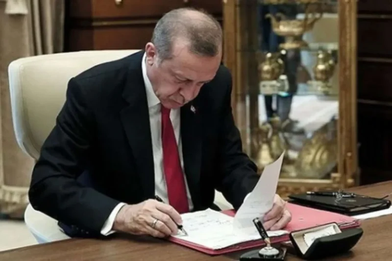 Cumhurbaşkanı Erdoğan'ın imzaladığı kararname ile 302 mülki idare amirinin görev