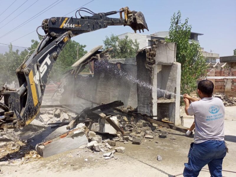 Kemalpaşa'da 2. Çevre Yolu çalışmaları hız kesmeden devam ediyor .Kemalpaşa