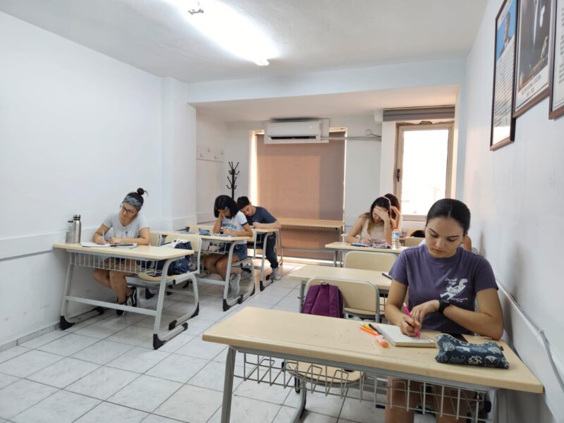Çiğli Belediyesi, yabancı dil okuma, yazma ve konuşma becerilerini geliştirmek