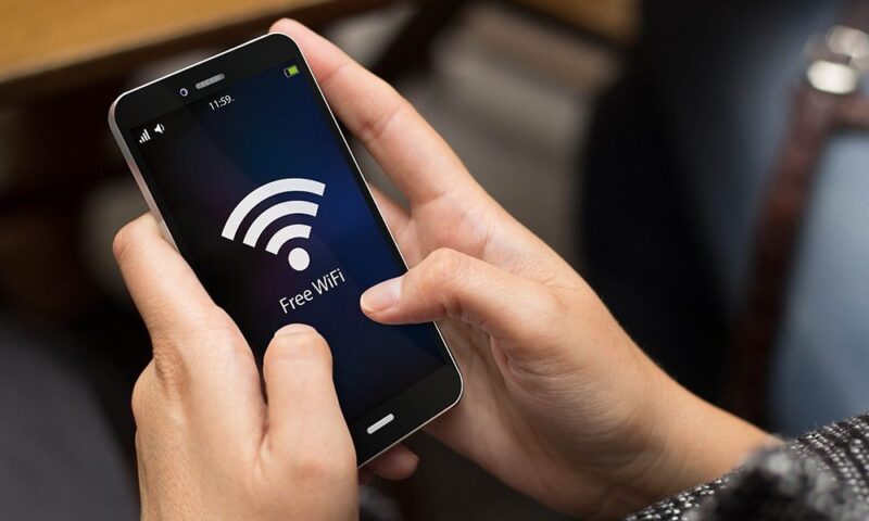 Halka açık Wi-Fi bağlantıları kafelerde, havaalanlarında, tatil ya da iş