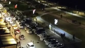 Alsancak'ta, kamuya ait açık otoparklar işletmeler tarafından kendi özel otoparkları