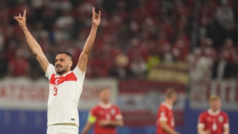 UEFA, gol sevinci sırasında yaptığı 'bozkurt' işareti nedeniyle Merih Demiral