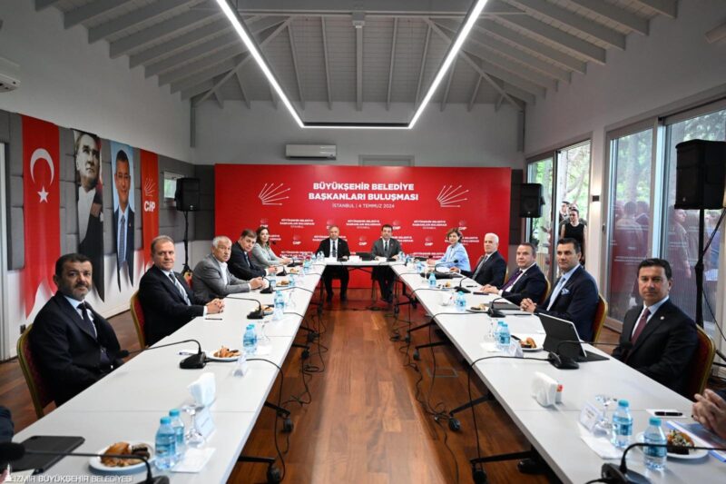 
İzmir Büyükşehir Belediye Başkanı Dr. Cemil Tugay, Yerel Yönetimlerden Sorumlu