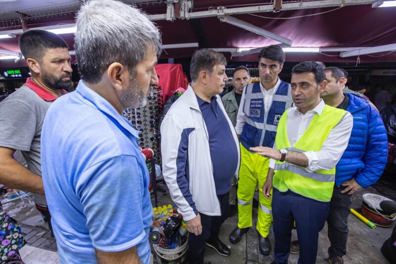 İzmir’i etkisi altına alan şiddetli yağışlardan en çok etkilenen ilçelerin