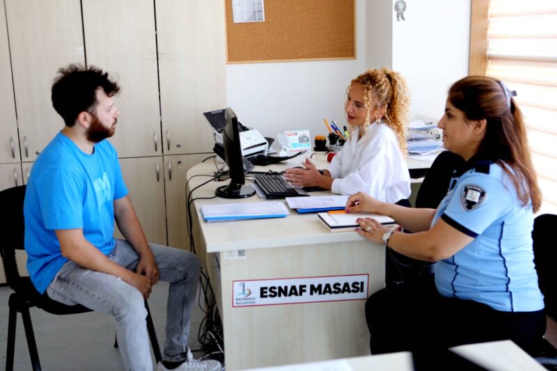 Bayraklı Belediyesi, ilçede faaliyet gösteren esnafın sorunlarını çözmek ve yapılacak