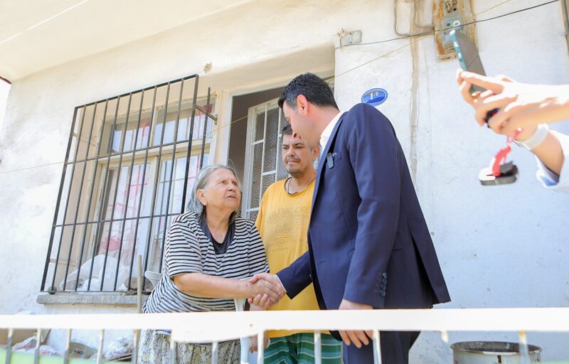 Bayraklı Belediyesinin hasta, yaşlı ve engelli vatandaşlara yönelik evde bakım