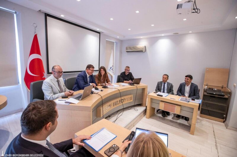 İzmir Büyükşehir Belediye Başkanı Dr. Cemil Tugay’ın ilçelerde düzenlediği koordinasyon