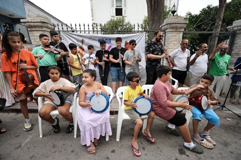 Konak Belediyesi Roman Kültür Merkezi’nde kanun, keman, klarnet ve ritim