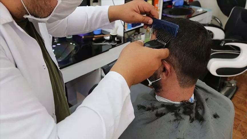 Ticaret Bakanlığı berber, kuaför ve güzellik salonlarının ülke genelinde haftanın