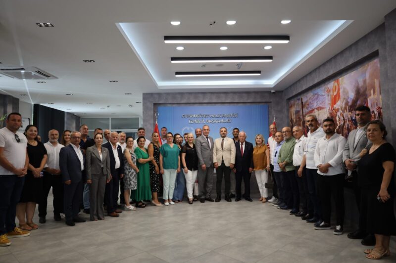 Yerel seçimlerde 47 yıl sonra Türkiye'de birinci parti olan CHP'ye,
