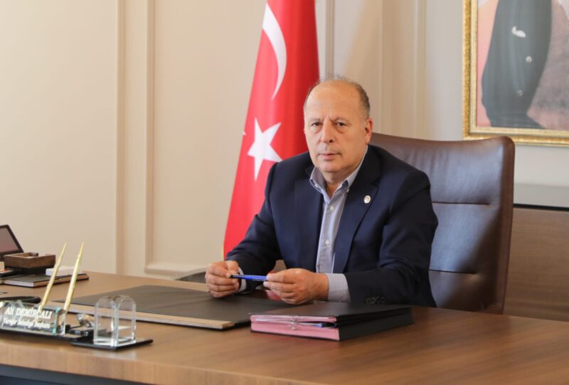 Yüreğir Belediye Başkanı Ali Demirçalı, ilçeye çok modern bir hayvan
