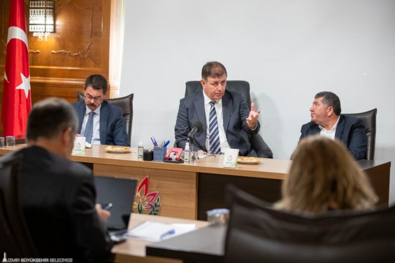 İzmir Büyükşehir Belediye Başkanı Dr. Cemil Tugay, sorunların yerinde tespiti