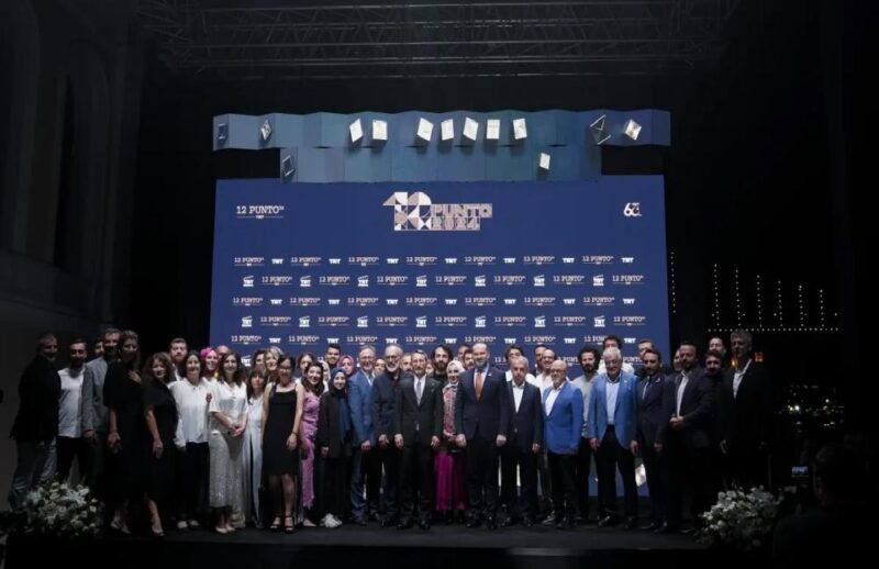
Türkiye Radyo Televizyon kurumu tarafından düzenlenen TRT 12 Punto, ödül