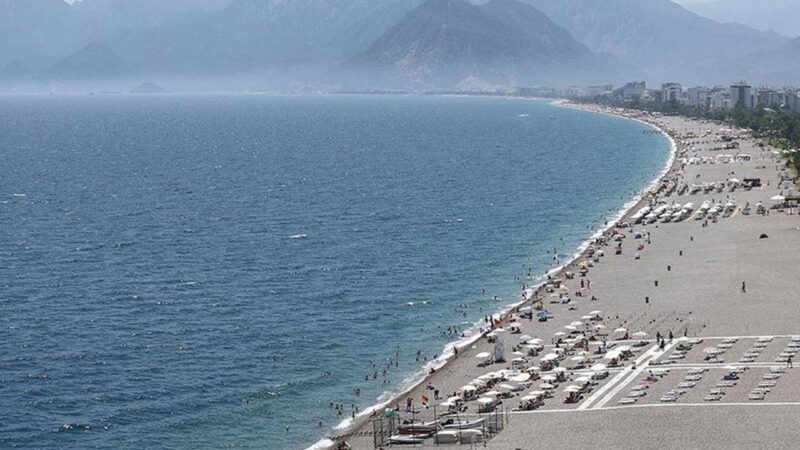 Antalya'da tatil yapan 75 yaşındaki emekli polis Ömer Şan, boğularak