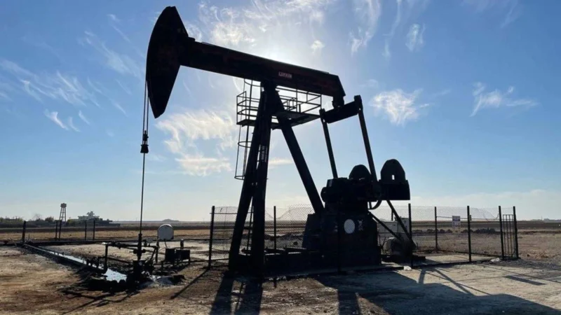 Brent petrolün varili, uluslararası piyasalarda saat 09.34 itibarıyla kapanışa göre