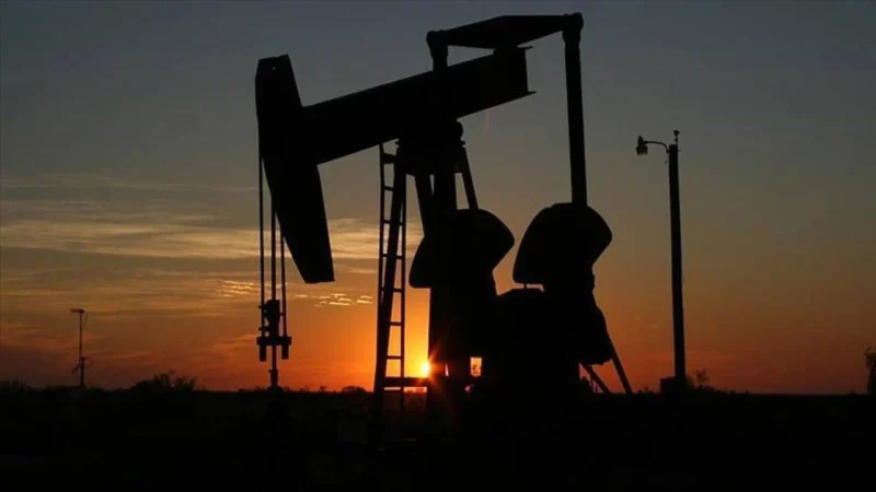 Brent petrolün varil fiyatı, saat 09.35 itibarıyla kapanışa göre yüzde
