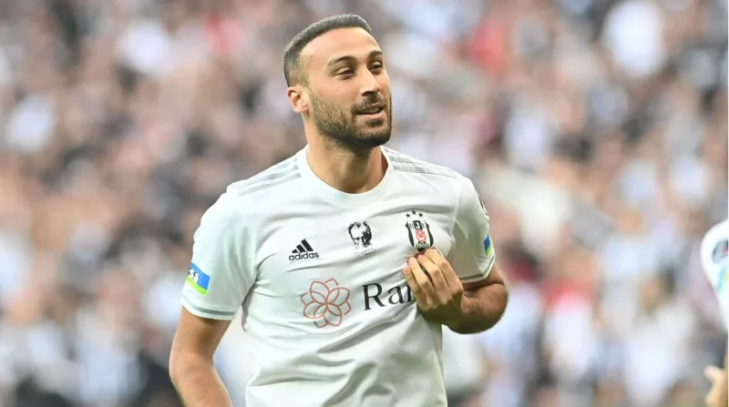 Fenerbahçe, Beşiktaş ile sözleşmesi sona eren milli futbolcu Cenk Tosun