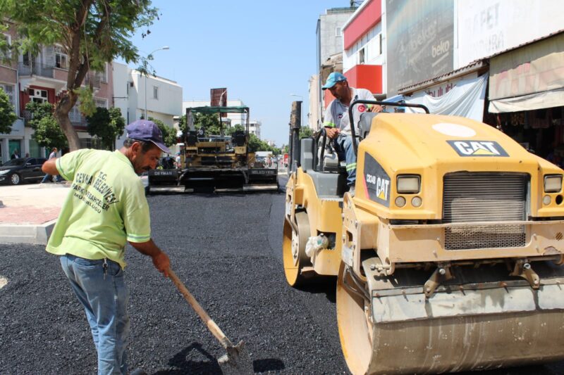 Ceyhan Belediye Başkanı Kadir Aydar, Sait Akman Caddesi’nde gerçekleştirdiği yeni