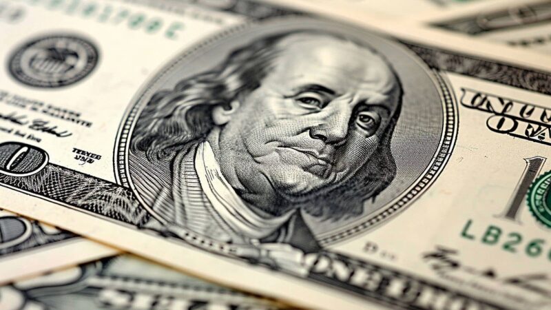 Dolar/TL, dün yatay bir seyir izleyerek günü önceki kapanışının hemen
