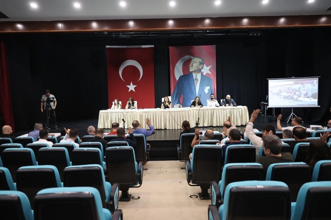 Ayın ikinci toplantısını gerçekleştiren Konak Belediye Meclisi, Gültepe, Gürçeşme ve