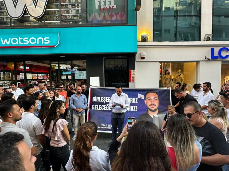 CHP Karşıyaka Gençlik Kolları Başkan Adayı İzzet Uğur Zeki yola
