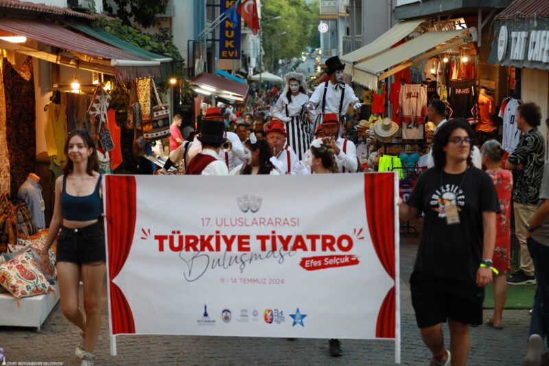 İzmir Büyükşehir Belediyesi ve Efes Selçuk Belediyesi desteği ile düzenlenen