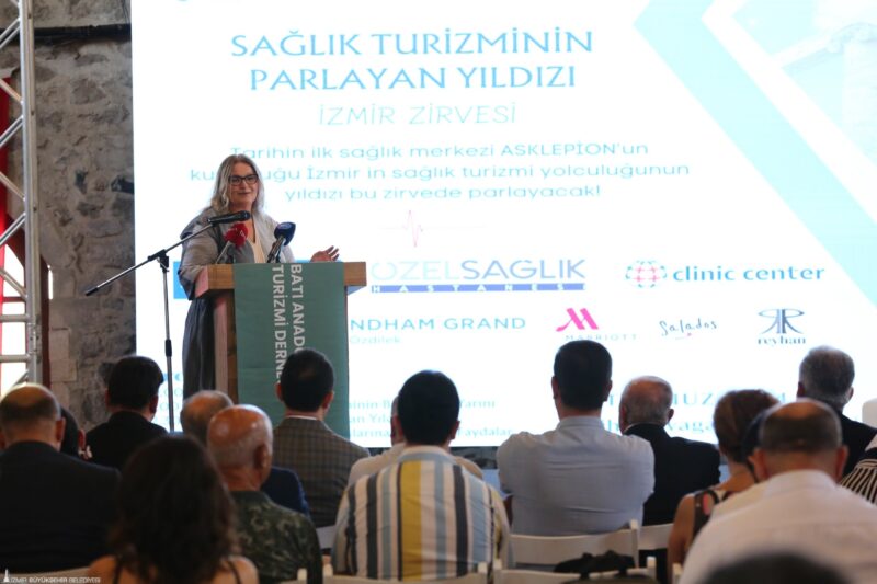 Sağlık Turizminin Parlayan Yıldızı İzmir Zirvesi’nde konuşan İzmir Büyükşehir Belediyesi