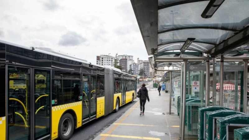 İstanbul'da toplu taşımaya yüzde 13 civarında zam yapılabileceği iddia edildi.