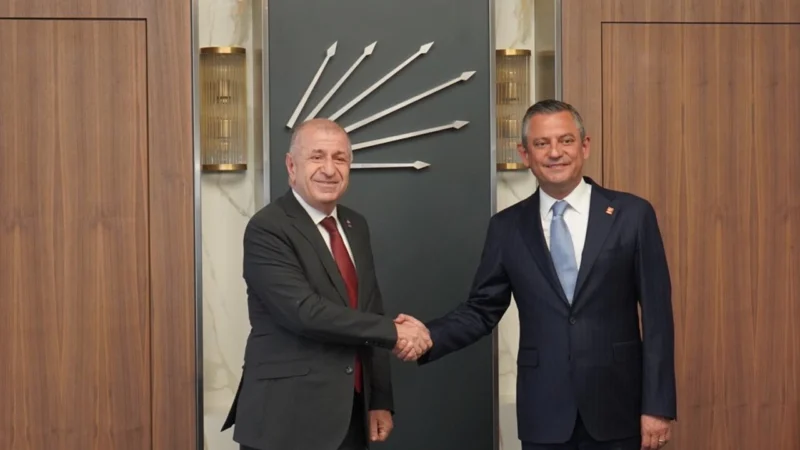 Zafer Partisi Genel Başkanı Ümit Özdağ CHP Genel Merkezi’nde gitti.