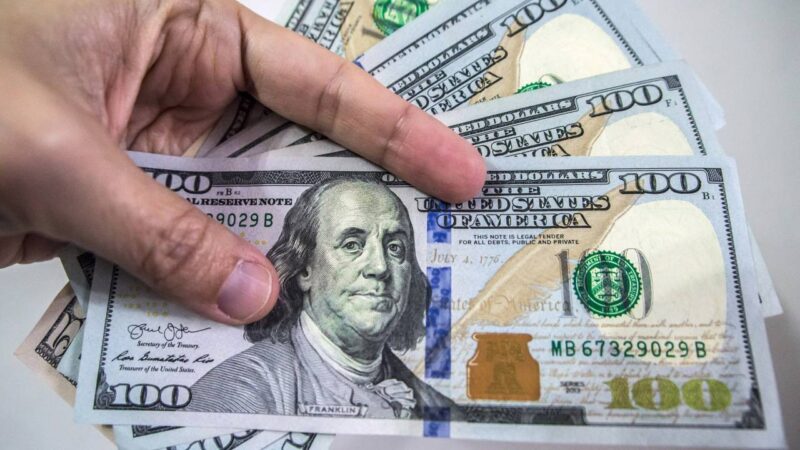 Döviz kurları yeni haftaya yükselişle başladı. Dolar 33,0515 işlem görüyor.