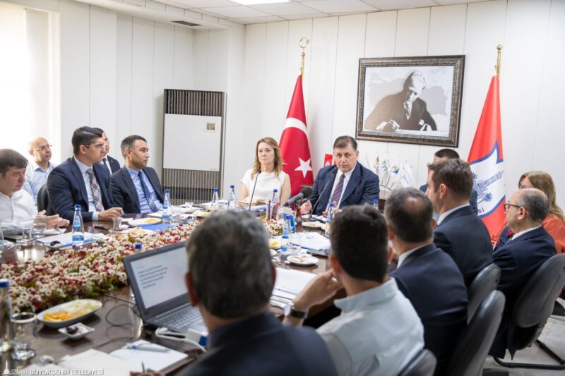 İzmir Büyükşehir Belediye Başkanı Dr. Cemil Tugay, Konak Belediye Başkanı