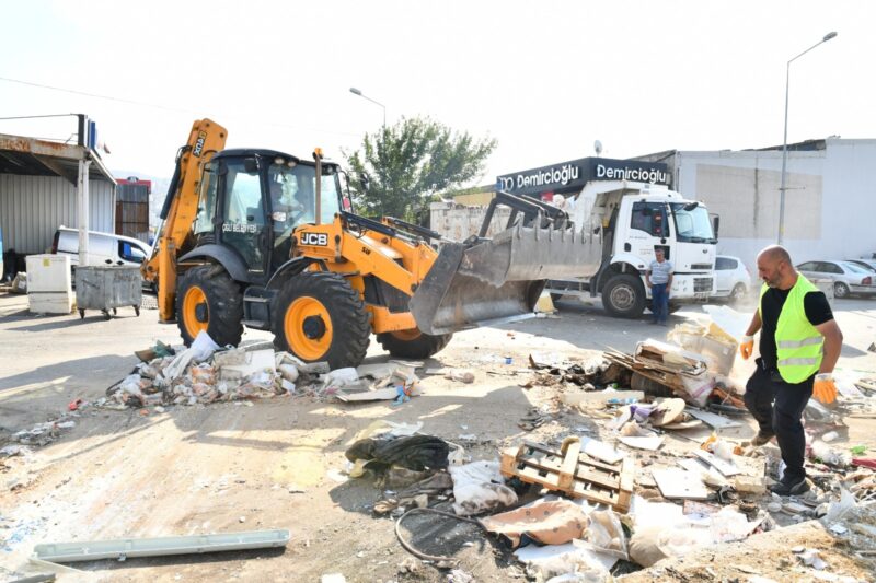Çiğli Ata Sanayi Sitesi’nde Detaylı Temizlik

Çiğli Belediyesi, ilçe genelinde devam