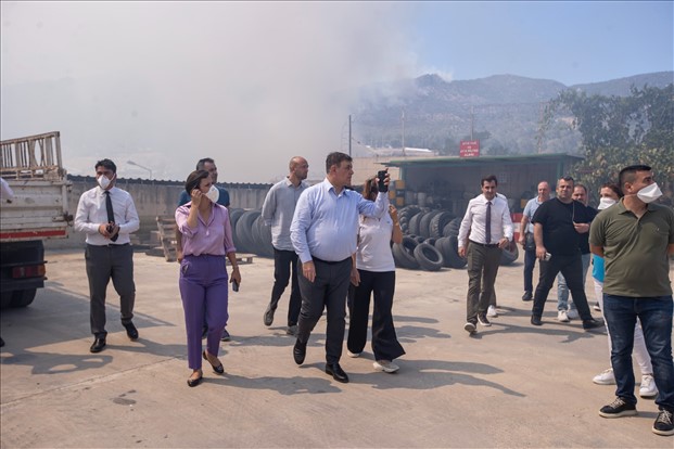 İzmir Büyükşehir Belediye Başkanı Dr. Cemil Tugay, İl AFAD Merkezi’nde,