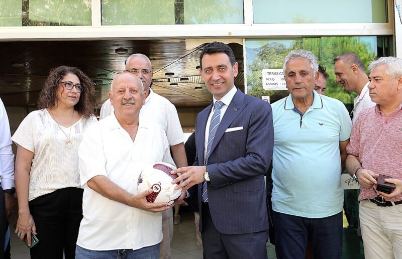 Spor yatırımları ve sporculara destekleriyle fark yaratan Bayraklı Belediyesi, ilçede