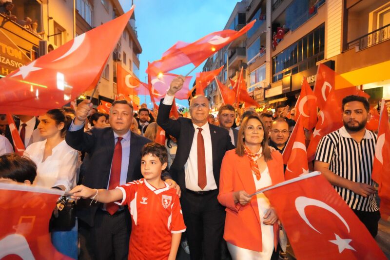 Gaziemir Belediyesi’nin 30 Ağustos Zafer Bayramı’nda düzenleyeceği “Cumhuriyet ve Bugün”
söyleşisine